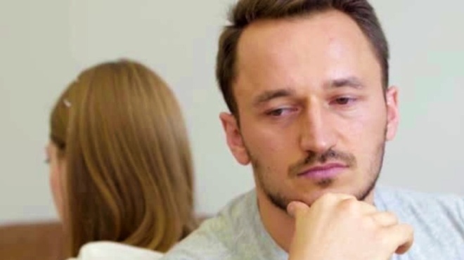 i-syntrofos-moy-einai-panemorfi-alla-ntynetai-san-tsirkoliki-kai-me-kanei-pantoy-rezili-den-xero-ti-na-kano-19848