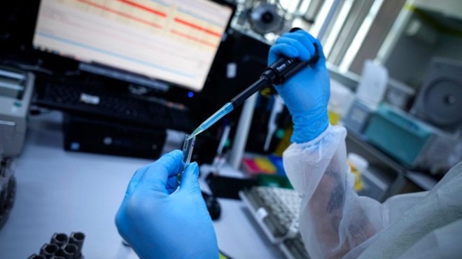 den-yparchei-metallaxi-deltacron-se-techniko-lathos-stis-analyseis-ofeiletai-i-anakoinosi-tis-86102