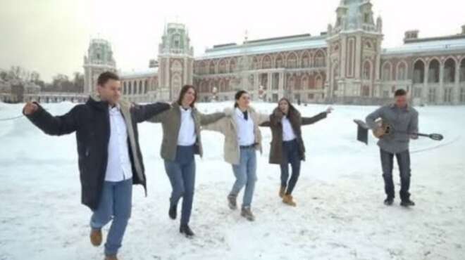 dimitris-katsioyras-myei-toys-rosoys-sta-rempetika-kai-laika-tragoydia-89788