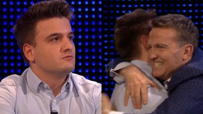 elave-meros-se-tilepaichnidi-gia-na-vgalei-ena-metacheirismeno-aytokinito-kai-telika-kerdise-87-000e-39453