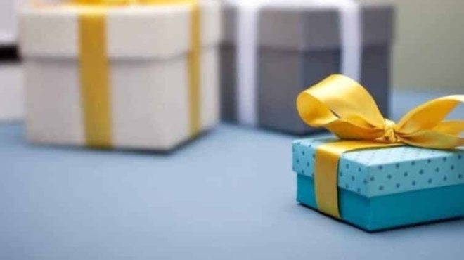 eortologio-poioi-giortazoyn-simera-paraskeyi-9-ioylioy-61741