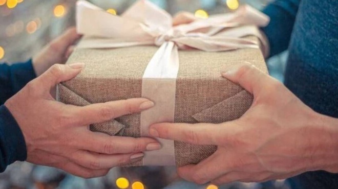 eortologio-poioi-giortazoyn-simera-pempti-7-oktovrioy-26099