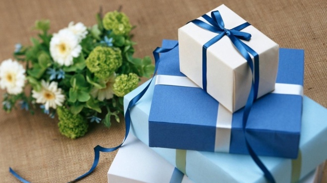 eortologio-poioi-giortazoyn-tin-pempti-10-fevroyarioy-74650