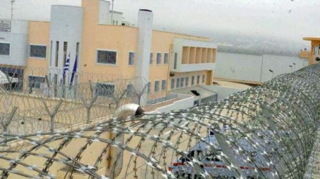 fylakes-domokoy-entopistike-oplostasio-me-aytoschedia-machairia-59655