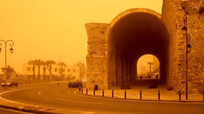 kairos-simera-21-05-akraies-kairikes-synthikes-me-afrikaniki-skoni-98558