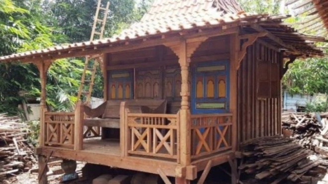 xylino-spiti-choraei-6-atoma-stinetai-se-mia-mera-sto-choro-soy-kai-kostizei-ligotero-apo-enan-etisio-mistho-15804