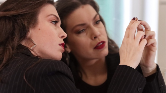 koralia-tsogka-den-moy-echoyn-dothei-eykairies-charistika-mono-kai-mono-epeidi-oi-goneis-moy-einai-sto-choro-26137