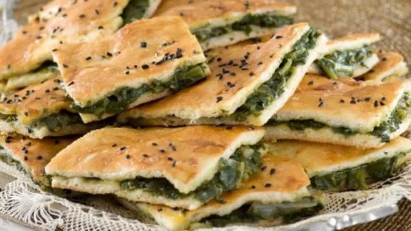 nostimi-kai-eykoli-spanakopita-apo-ti-lagana-poy-perissepse-65345