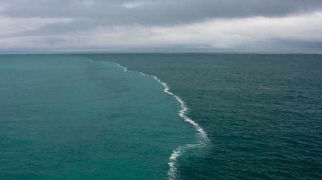 ochi-aytes-oi-eikones-kai-ayto-to-vinteo-den-deichnoyn-to-simeio-poy-oi-okeanoi-enonontai-13068