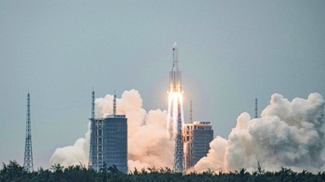 se-synagermo-kai-i-ellada-kinezikos-pyraylos-peftei-sti-gi-proeidopoiisi-apo-tin-ypiresia-politikis-aeroporias-87196