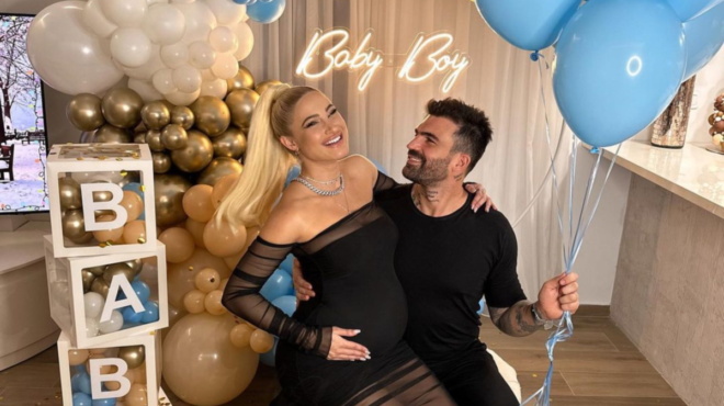 den-tha-echei-nona-mono-tin-kolliti-tis-to-gnosto-montelo-poy-tha-vaftisei-ton-gio-ton-toyni-amp-8211-alexandroy-120606