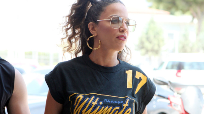 amp-8220-esy-tha-pas-ston-ofthalmiatro-amp-8221-i-stikoydi-apanta-sta-scholia-gia-ta-kila-tis-kai-amp-8220-karfonei-amp-8221-toys-epikrites-tis-126044