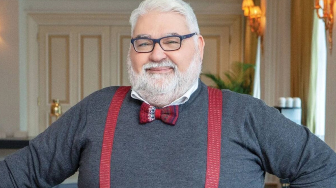 adekastos-epitheoritis-to-alithino-onoma-to-epaggelma-i-apisteyti-mnimi-i-opera-amp-038-i-gynaika-tis-zois-toy-126103