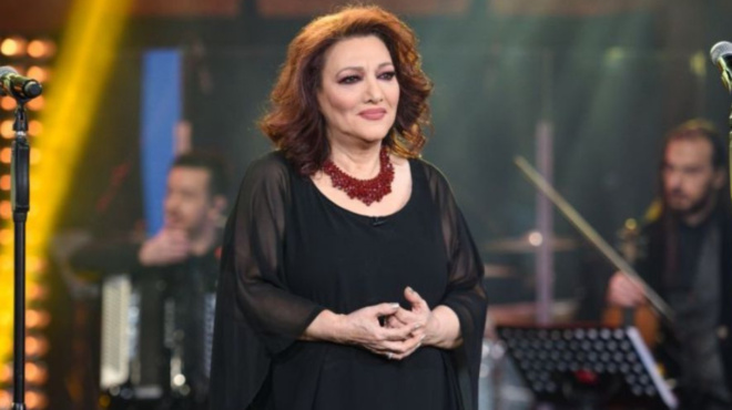 eleni-vitali-to-pragmatiko-onoma-i-katagogi-i-fylakisi-gia-oplokatochi-o-erotas-me-odigo-taxi-amp-038-i-exartisi-126489