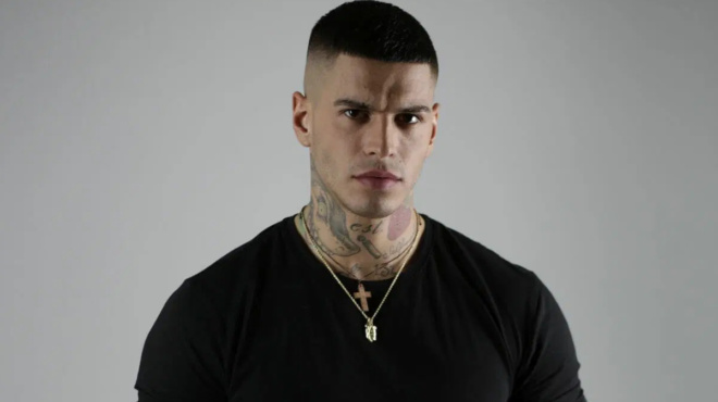 pio-omorfos-ap-amp-8217-ton-amp-8220-fraoylitsa-amp-8221-goiteytikos-melachrinos-o-aderfos-toy-nikola-agoroy-einai-perizititos-gampros-127573