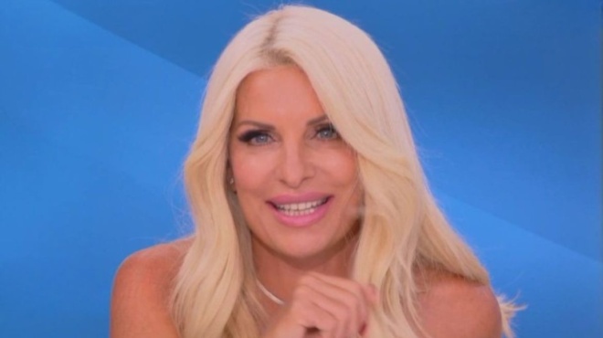 simera-meta-apo-8-chronia-tha-amp-8230-toys-xafniase-oloys-me-ayto-poy-eipe-ston-aera-i-menegaki-afonoi-oi-synergates-tis-125886