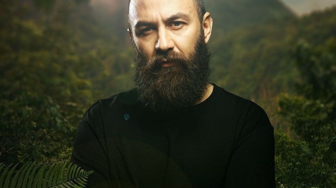 efyge-kai-ta-chonei-o-kostas-anagnostopoylos-i-anartisi-karfi-meta-tin-apochorisi-toy-apo-to-survivor-121115