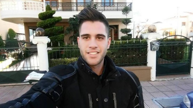 neos-astynomikos-kai-iroas-poios-einai-o-vaggelis-mpatarlis-poy-ekane-olo-to-internet-na-milaei-gia-ayton-130928