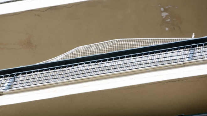 eklaigan-kai-kaloysan-se-voitheia-kleidosan-ta-paidia-toys-sto-mpalkoni-ki-efygan-apo-to-spiti-sok-sta-patisia-131268