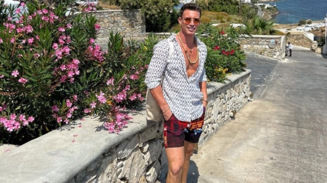 aneipoti-tragodia-montelo-kai-influencer-epese-sto-keno-apo-to-mpalkoni-diamerismatos-ereynoyn-ta-aitia-oi-arches-132119