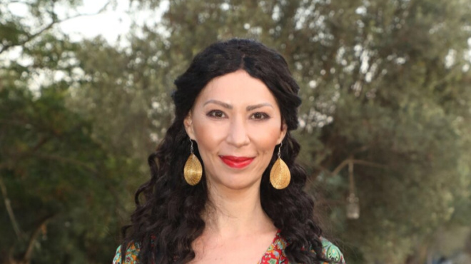 stigmes-charas-gia-tin-dora-chrysikoy-to-parti-genethlion-to-fili-me-ton-syntrofo-tis-kai-i-exomologisi-me-dakrya-135979