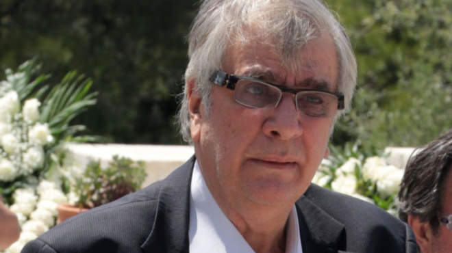 amp-8220-den-thelei-na-milaei-me-kanenan-amp-8221-se-kaki-katastasi-o-stiv-kaketsis-meta-to-vary-egkefaliko-amp-038-to-nosokomeio-136875