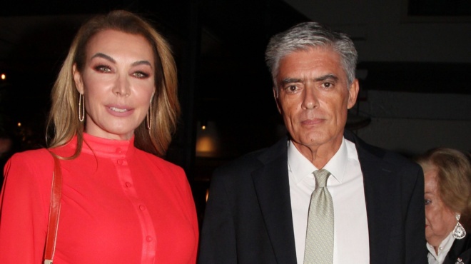 toys-krazoyn-oloi-aschima-dekades-antidraseis-kato-apo-tin-foto-poy-anevase-i-stefanidoy-me-ton-eyaggelato-129450