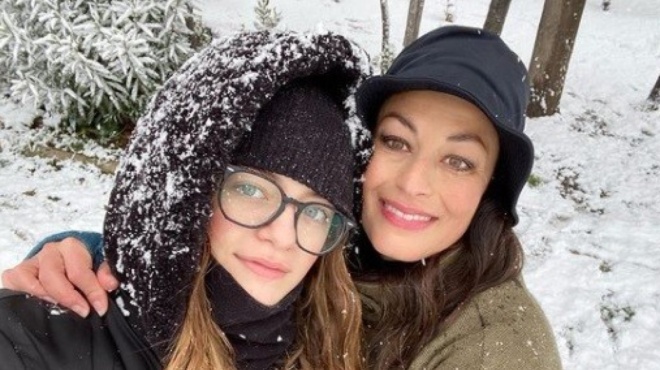 spaei-tin-siopi-tis-i-gaia-merkoyri-i-pragmatiki-schesi-me-tin-mana-tis-o-erotas-me-ton-latsio-kai-i-amp-8230-egkymosyni-129463