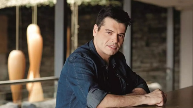 megali-anisychia-gia-ton-tragoydisti-giorgo-daskalaki-oi-nees-fotografies-mesa-apo-to-nosokomeio-kai-to-thirio-129485