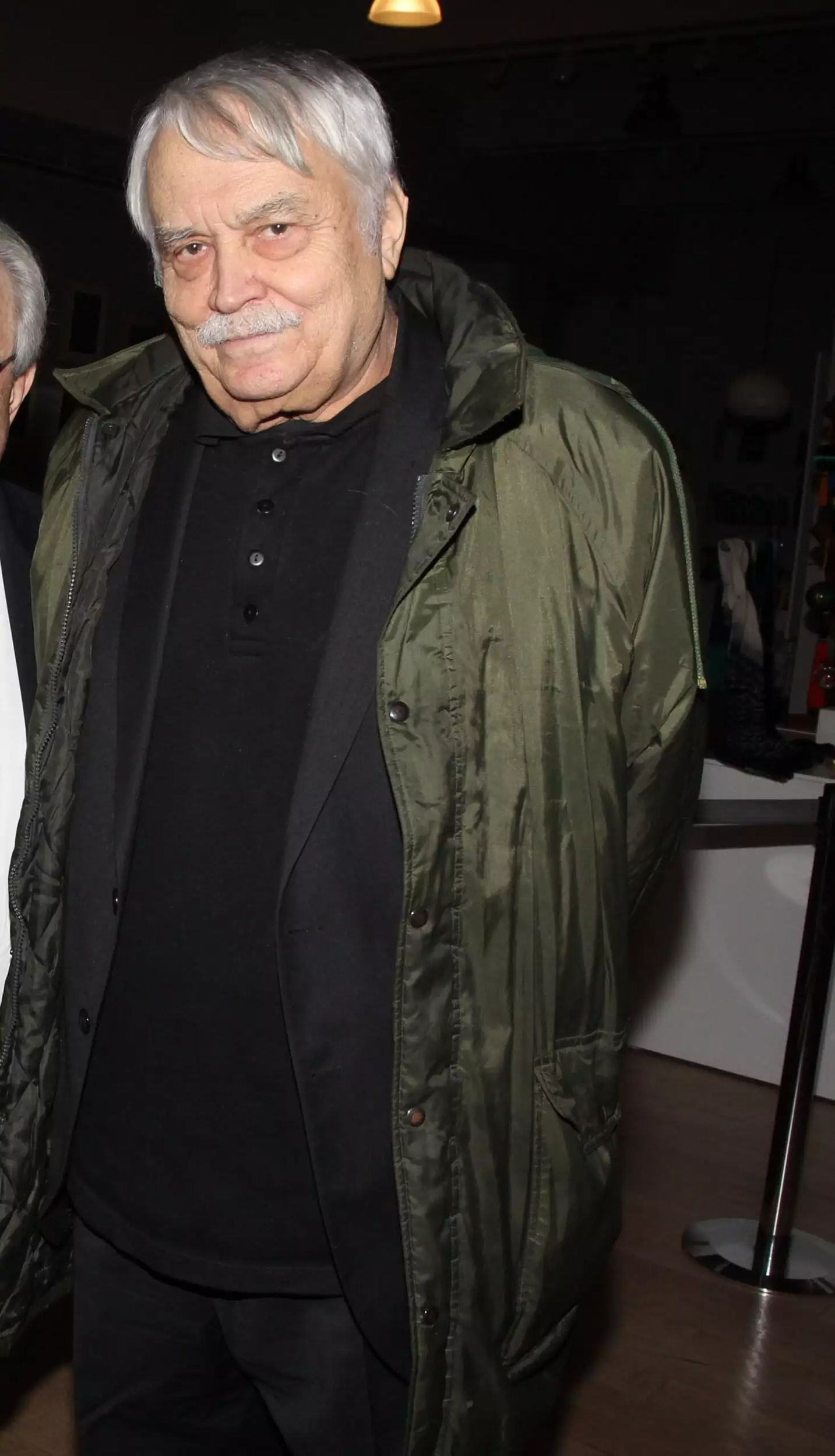 Πέθανε ο Λάκης Παπαστάθης