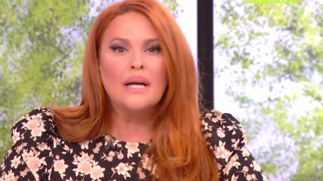 christidoy-gia-kainoyrgioy-amp-8211-moytsina-parapiran-ton-eayto-toys-sta-sovara-eimaste-emmonikoi-me-toxiko-montaz-139538