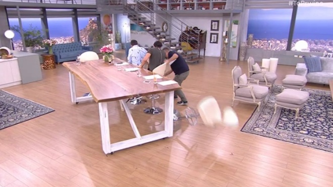 vrethike-fardia-platia-sto-patoma-skylos-mpoykare-sto-plato-amp-038-amp-8220-toympare-amp-8221-ti-skorda-amp-8220-perimene-katse-katse-amp-8221-140402