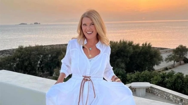 gnosti-tragoydistria-amp-8220-ftysti-amp-8221-i-kori-tis-ayti-einai-i-goiteytiki-mama-tis-sofias-alimperti-amp-8220-eimai-teleios-moni-amp-8221-140443