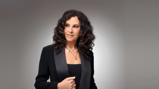 chorisan-meta-apo-22-chronia-gamoy-o-proin-syzygos-tis-eleytherias-arvanitaki-o-koyklos-gios-amp-038-i-oloidia-kori-140902