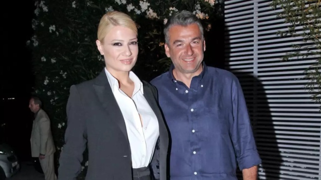 giatros-amp-8220-ftystos-amp-8221-o-liagkas-o-amp-8220-agnostos-amp-8221-aderfos-tis-faiis-skorda-i-diafora-ilikias-amp-038-i-spania-foto-sto-plai-tis-141110