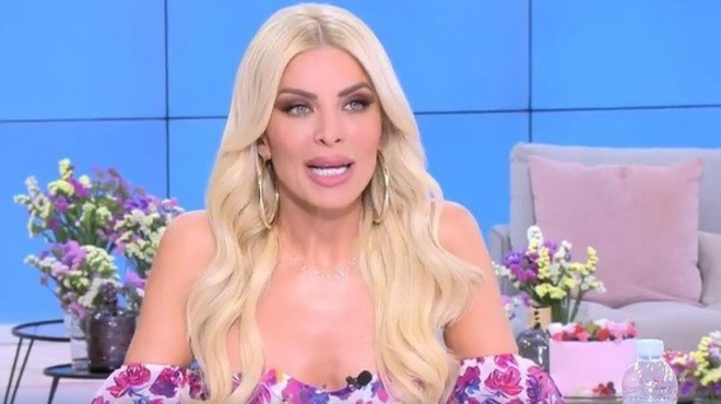 chamos-ston-aera-me-to-mystiko-tis-katerina-kainoyrgioy-to-xerei-mono-o-koklonis-den-to-gnorizei-kaneis-allos-137992