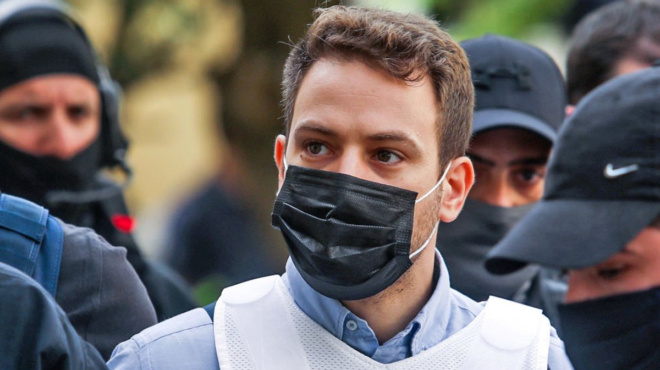 dystychos-einai-alitheia-gynaikes-stelnoyn-grammata-ston-mpampi-anagnostopoylo-kai-toy-grafoyn-ayta-ta-diavazeis-kai-aporeis-143501