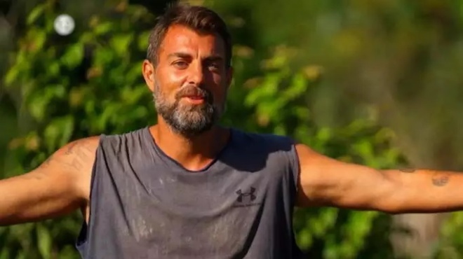 o-monos-poy-den-troei-kryfa-apotheosi-sto-twitter-gia-ton-stelio-chantampaki-to-prin-kai-meta-stin-apoleia-kilon-144086