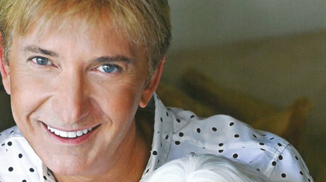 nomizame-oti-einai-megalyteros-i-ilikia-toy-maki-delaporta-i-schesi-me-tin-aliki-amp-038-i-terastia-amp-8220-perioysia-amp-8221-toy-145299