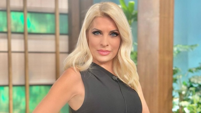 amp-8220-den-einai-ayto-poy-nomizeis-amp-8221-salos-me-tin-anartisi-tis-menegaki-i-foto-poy-amp-8220-katevase-amp-8221-amesos-amp-038-i-parexigisi-146175