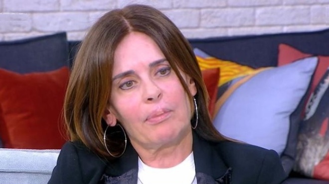 kathilonei-i-katerina-ploymidaki-gia-tin-apotychimeni-plastiki-amp-8220-eimai-i-monadiki-ston-kosmo-den-emeine-tipota-amp-8221-138412