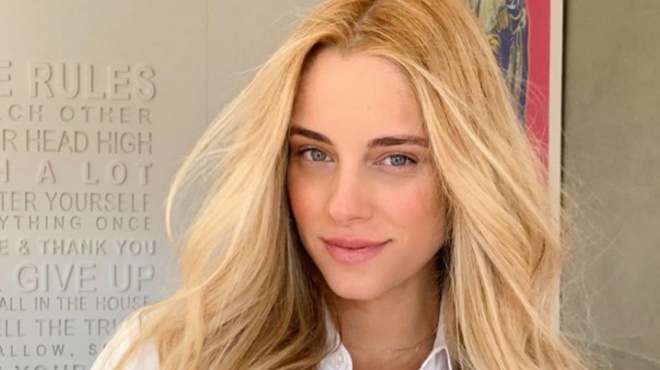 apokalypse-to-mystiko-tis-ayto-kanei-kathe-mina-i-doykissa-nomikoy-gia-na-echei-apsogi-amp-038-lamperi-epidermida-138971