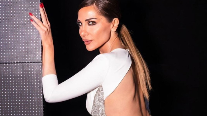 koimamai-se-mia-agkalia-einai-to-limani-moy-dimosia-exomologisi-agapis-apo-tin-despoina-vandi-gia-vasili-mpismpiki-139632