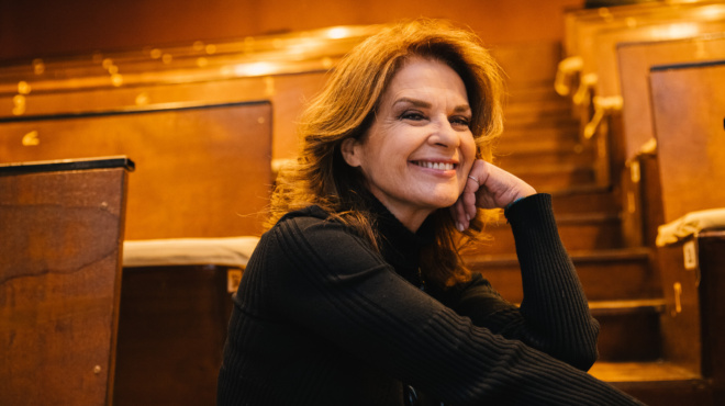 melachrini-kalloni-moiazei-me-moysa-oikoy-modas-i-kori-tis-pegkys-stathakopoyloy-egine-19-kai-einai-panemorfi-143201