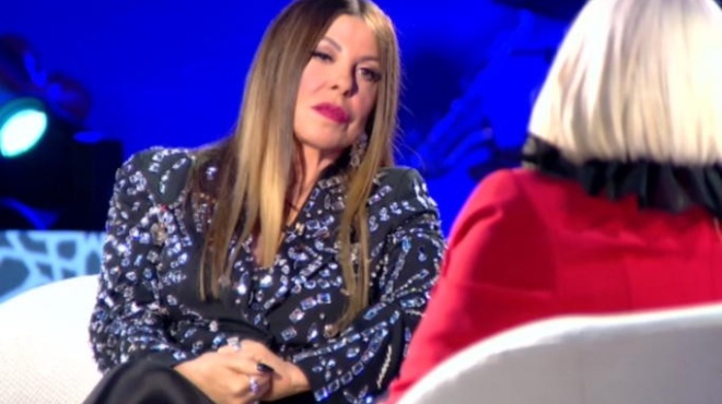 antzela-dimitrioy-amp-8220-o-pateras-moy-kleistike-sto-dafni-pote-den-egine-kala-evgaine-stin-tv-ki-ekryve-to-prosopo-toy-amp-8221-137697