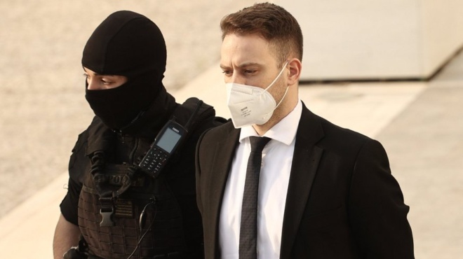 toy-fereste-apanthropa-den-einai-teras-afiste-ton-na-fygei-etsi-thelei-na-athoosei-ton-mpampi-anagnostopoylo-i-dimosiografos-149558