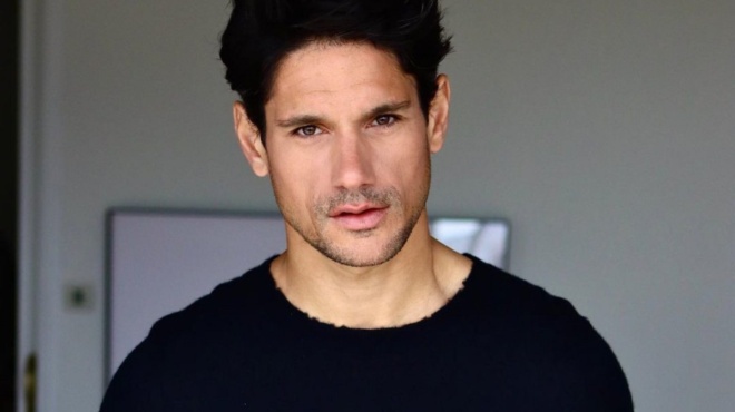 zeygari-o-panos-vlachos-me-gnosti-ithopoio-oi-protes-fotografies-poy-epivevaionoyn-ti-schesi-toys-154700