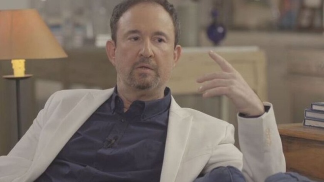 kolafos-papamichail-enantion-psinaki-ti-les-re-pas-kala-poy-skas-me-mayro-gyali-kai-to-foras-mechri-poy-efyges-152059