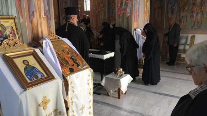 tin-apochairetisan-kori-amp-038-proin-syzygos-voyvos-ponos-gia-ti-mairi-alexopoyloy-tin-tragoydistria-poy-egine-monachi-152604