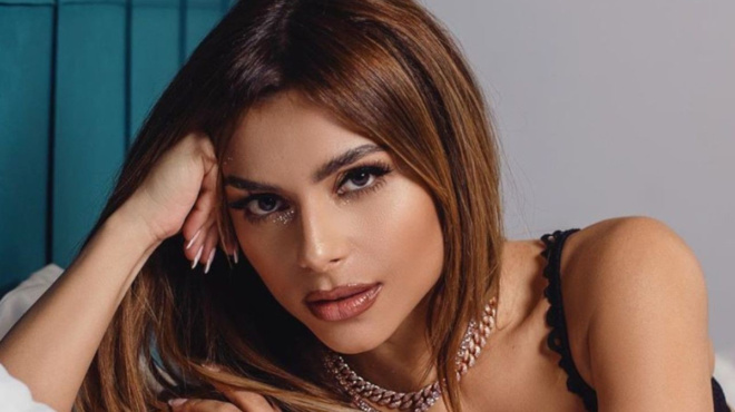 san-finalist-kallisteion-i-eleytheria-eleytherioy-mas-systinei-tis-kallones-aderfes-tis-kai-einai-i-mia-pio-oraia-apo-tin-alli-153287